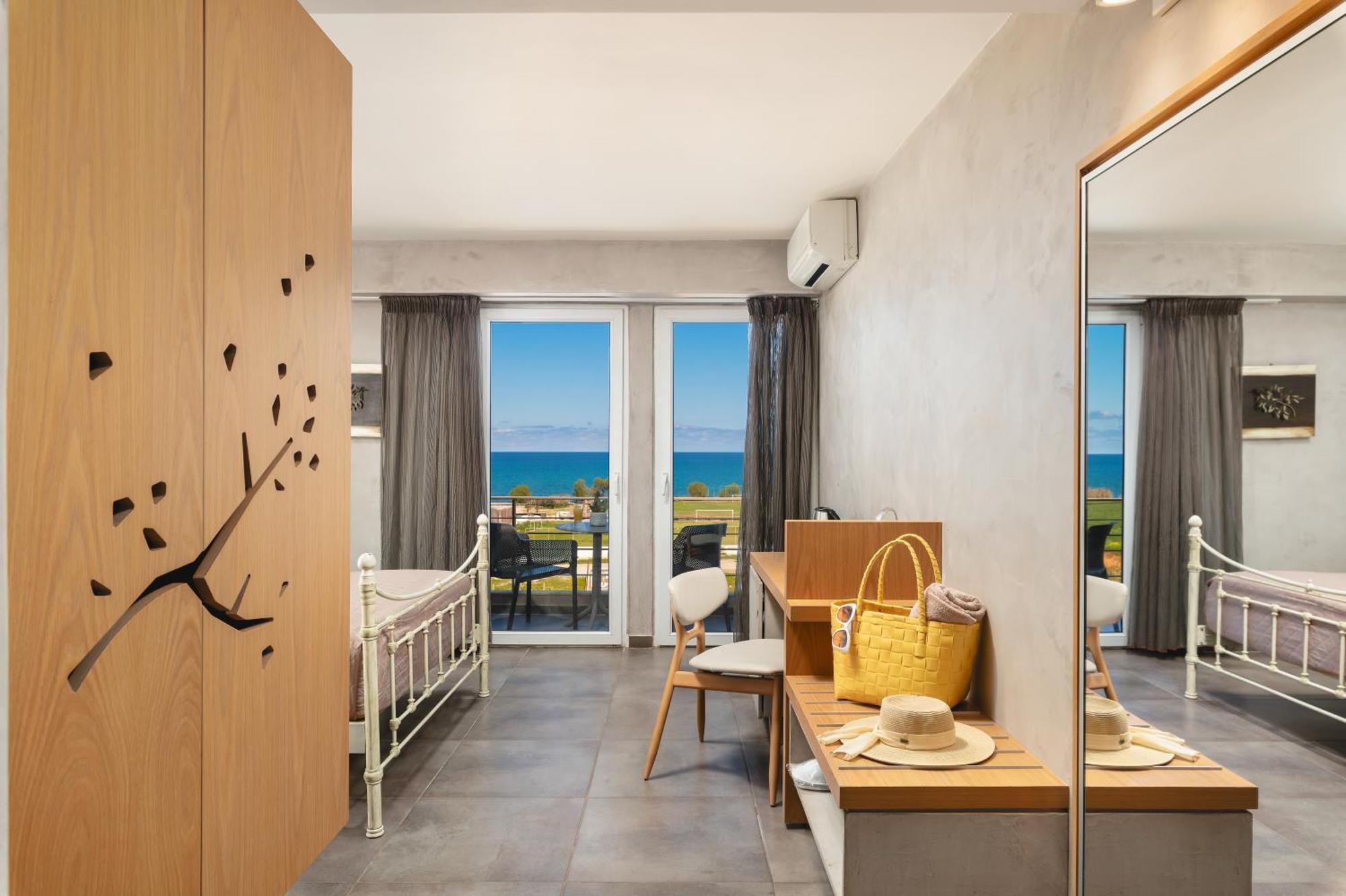 Mistral Hotel - For Solo Travelers Maleme  Exterior photo